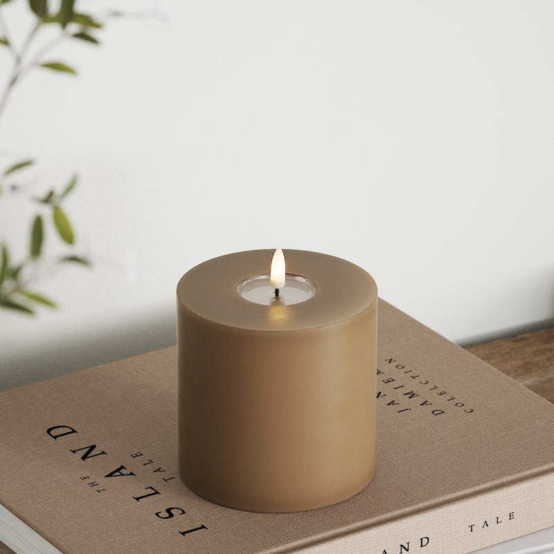 Deluxe Homeart LED Bougie pilier Ø10x10 cm Caramel
