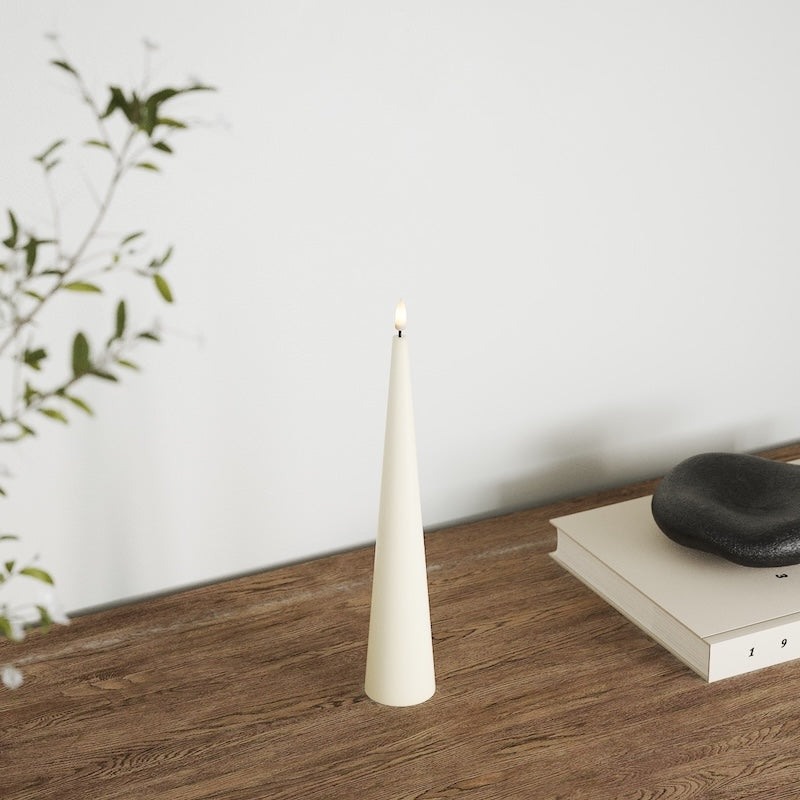 Deluxe Homeart Cône lumineux D 5 x H 28 cm Bordeaux