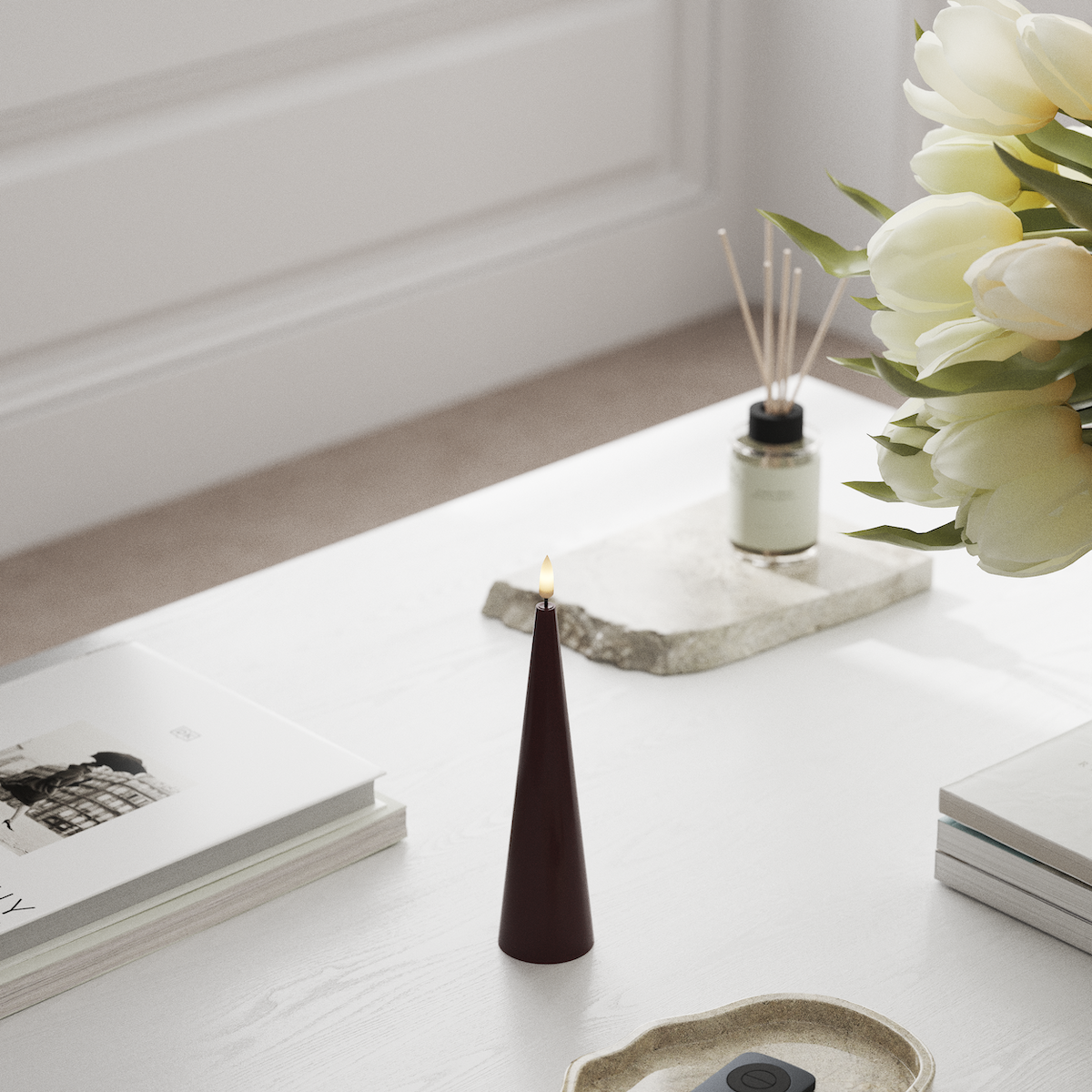 Deluxe Homeart Kon ljus D 5 x H 20 cm Bordeaux LED Kegelljus 1