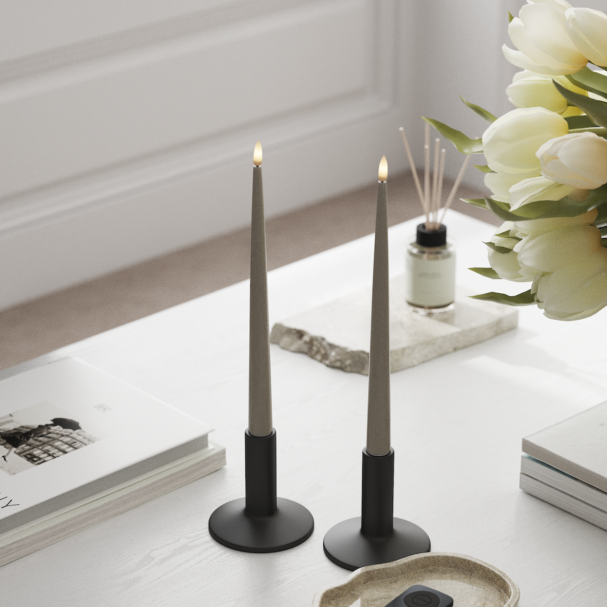 Deluxe Homeart LED Bougie effilée avec laque, 2 pièces 28 cm Sable LED Bougie effilée 1