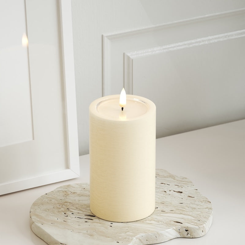 Unique Candles Unique LED Bougie pilier P 7,5 x 12,5 cm Crème