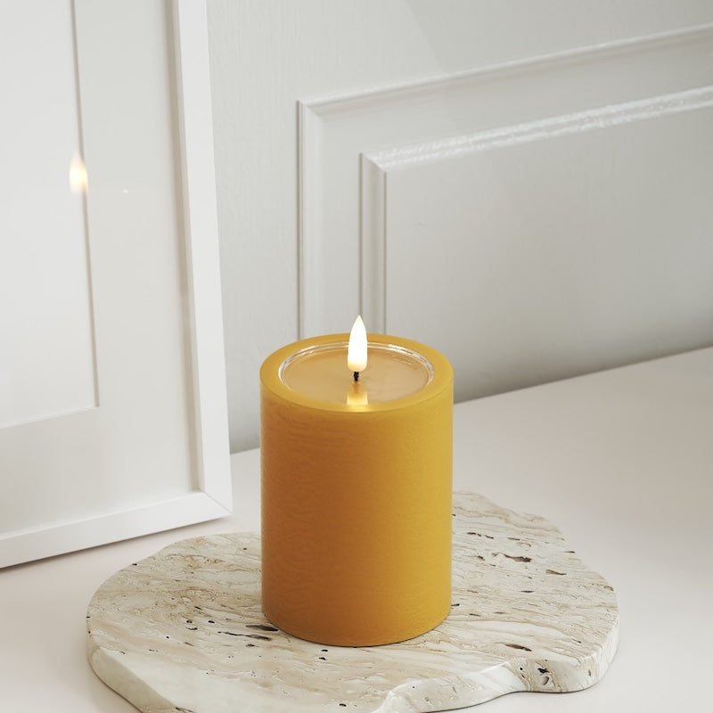 Unique Candles Unique LED Bougie pilier P 7,5 x 10 cm Curry