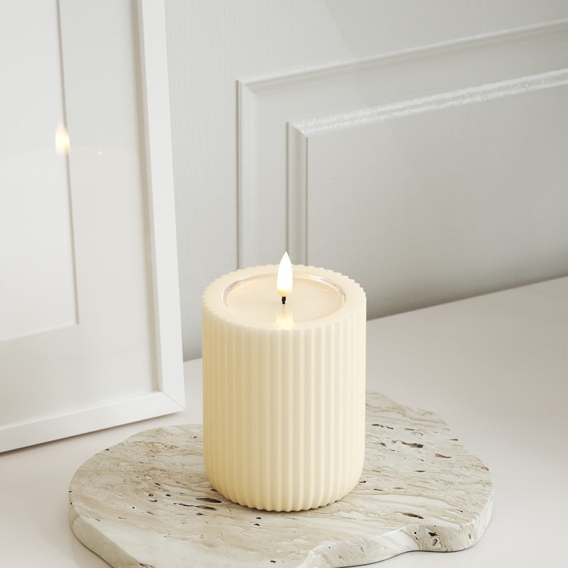 Unique Candles Unique LED Bougie rainurée P 8 x 10 cm Crème